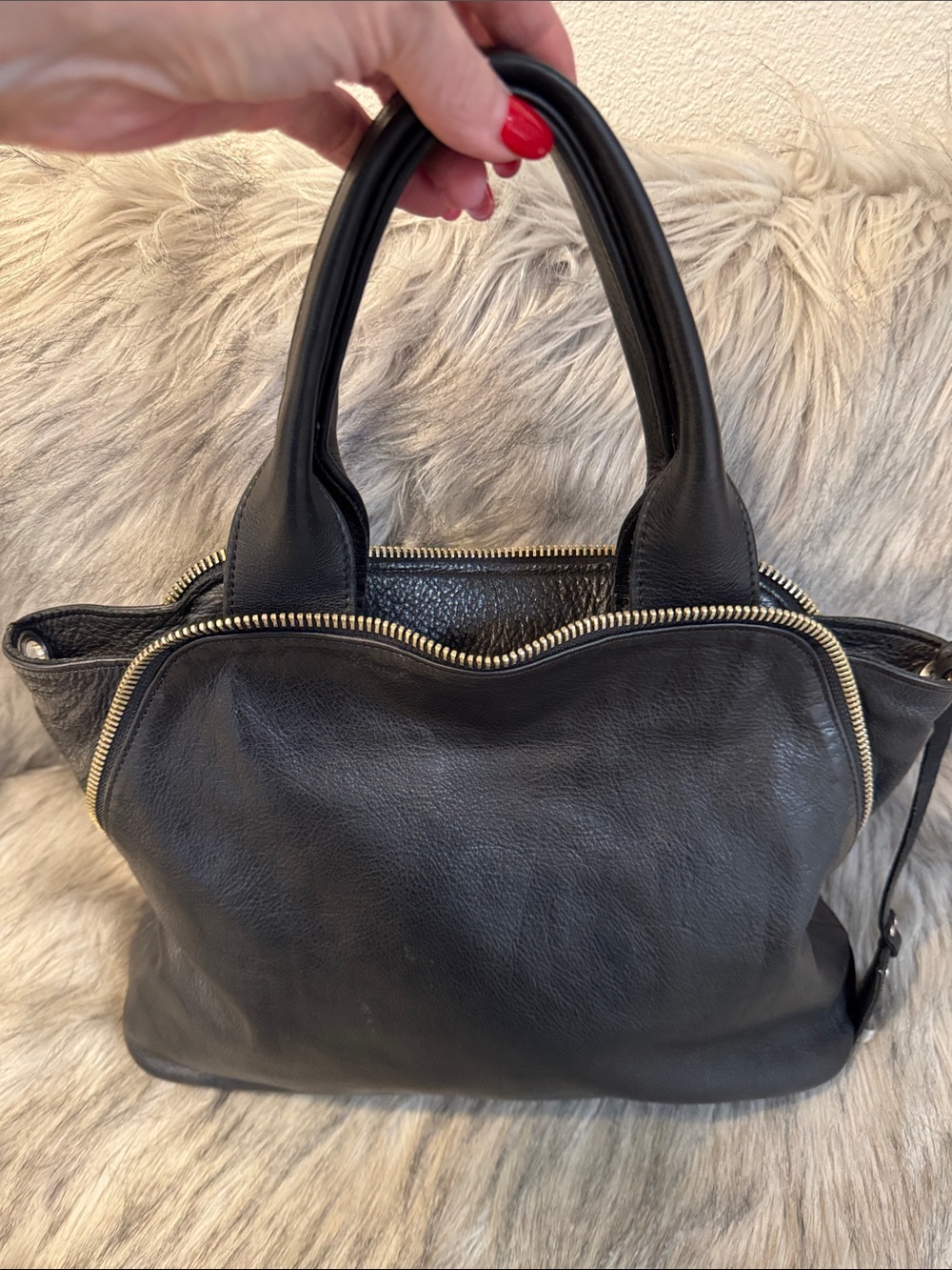 Le Solim Classic Black Leather Zip-Top Women's Satchel Handbag